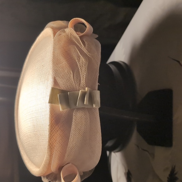 Vintage Wedding Fascinator - Picture 3 of 8